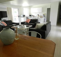 Almas Cottage - Pubs and Clubs