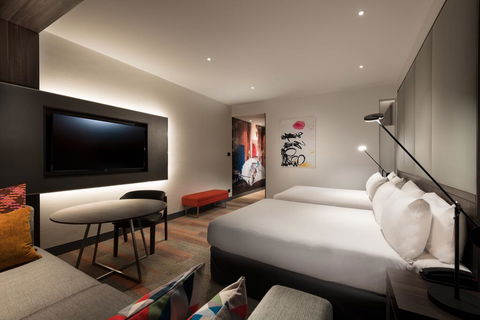 Aloft Perth - Pubs and Clubs 1