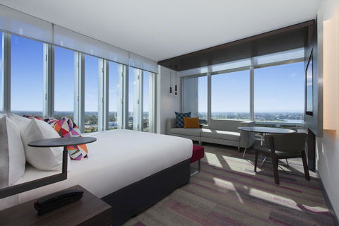 Aloft Perth - Pubs and Clubs 0