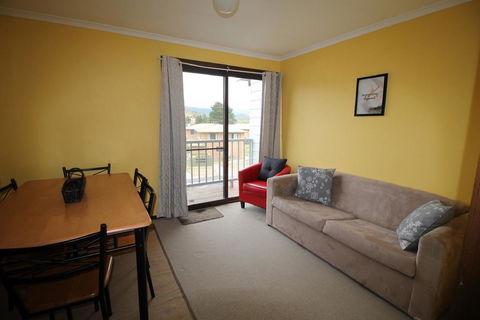 Alpen Glen 6 - Pubs and Clubs 3