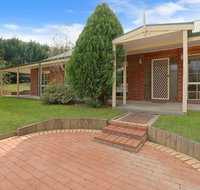 Alpine Mist - Spacious 5 bedroom home - Pubs and Clubs