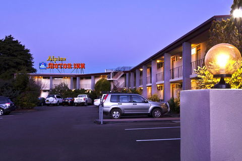 Alpine Motor Inn - Pubs and Clubs 0
