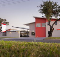 Altitude Motel Apartments - Pubs and Clubs
