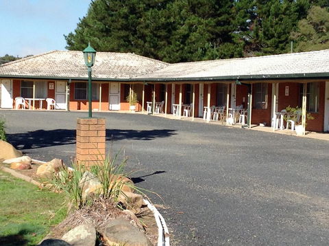 Altona Motel - Pubs and Clubs 1