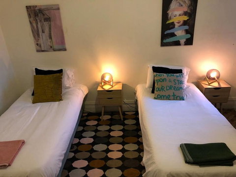 Amazing River Views - Fabulous Footscray Fun!!! - Go Out 2