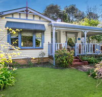 Ambrose Cottage Front Apartment - Pubs and Clubs