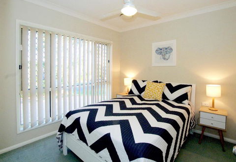 Anaheim Entertainer By Getastay - Pubs and Clubs 1