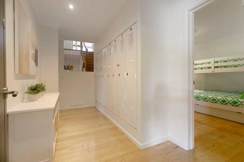 Anchor Beachfront Retreat - Go Out 1