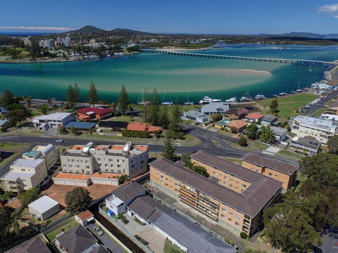 Anchorage 7 Beautifully Renovated Close To Rockpool - Pubs and Clubs 1