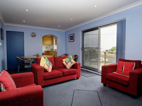 Anchorage 7 Beautifully Renovated Close To Rockpool - Pubs and Clubs 0