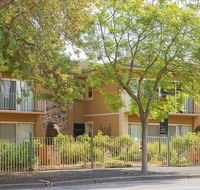 Angaston Mews - Pubs and Clubs