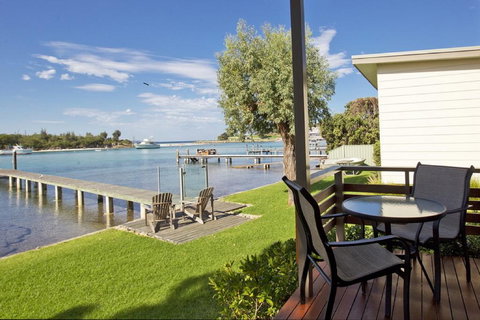 Anglesea Lodge - Go Out 2