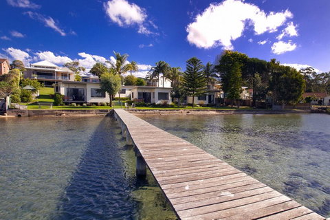 Anglesea Lodge - Go Out 1