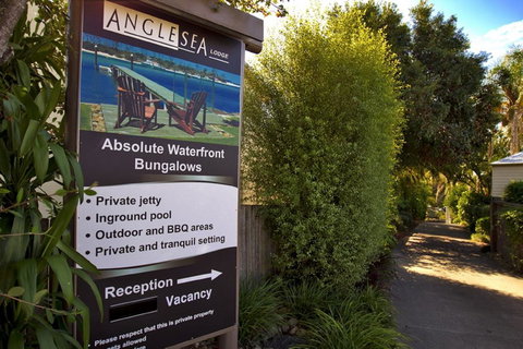 Anglesea Lodge - Go Out 0