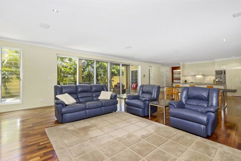 ANGOURIE HOUSE - SALT VILLAGE - Go Out 1