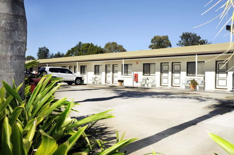 Annalee Motel Beaudesert - Pubs and Clubs 1