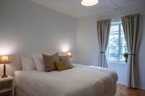 Antechamber Bay Retreats - Pubs and Clubs 2