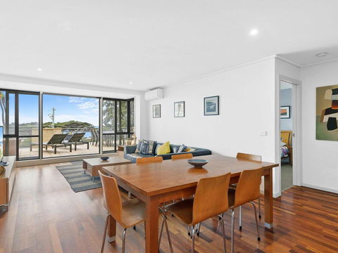 APARTMENT 10 PACIFIC APARTMENTS - FREE WIFI! - Pubs and Clubs 1