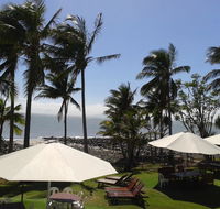 Apartment in Dolphin Heads Resort - Pubs and Clubs