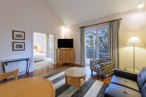 Apartments @ 15 Thompsons - Pubs and Clubs 0