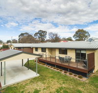 Apartments on Allingham - Pubs and Clubs