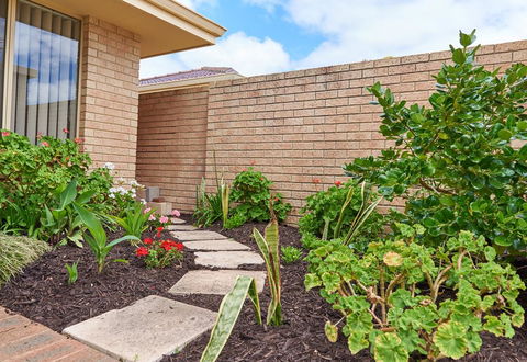API Busselton Seaside Escape Apartments - Go Out 2
