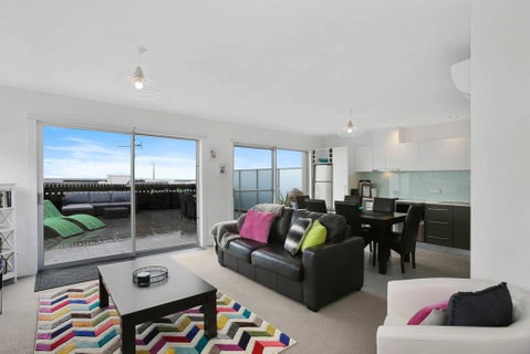 APOLLO 13 PENTHOUSE - Free Wifi & Huge Terrace! - Pubs and Clubs 0