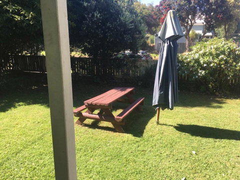 Apollo Bay Backpackers - Pubs and Clubs 2
