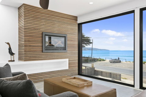Apollo Bay Beach House - Pubs and Clubs 0