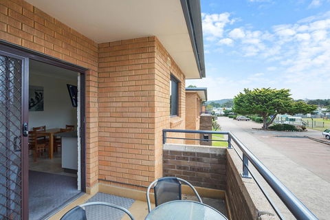 Apollo Unit 13 - Pubs and Clubs 1