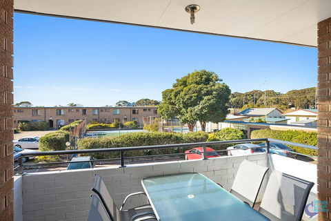 Apollo Unit 15 - Pubs and Clubs 0