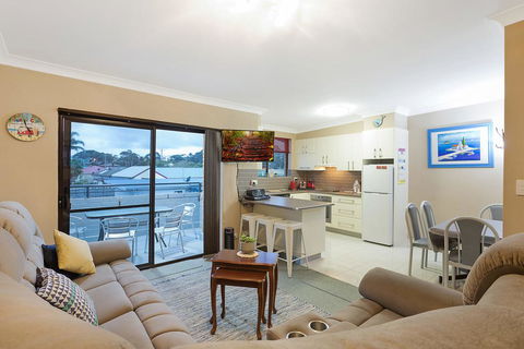 Apollo Unit 7 - Pubs and Clubs 0