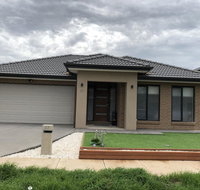 Apple House Upper Point Cook - Pubs and Clubs