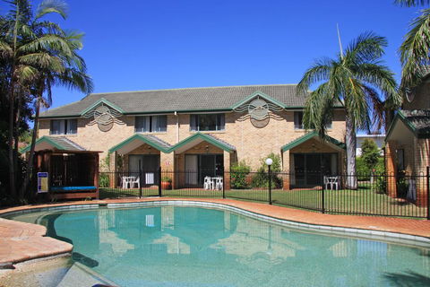 Aqua Villa Holiday Apartments - Go Out 3