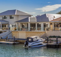 Aqua Vista - Pubs and Clubs
