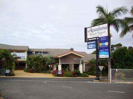 Aqualuna Beach Resort - Go Out 3