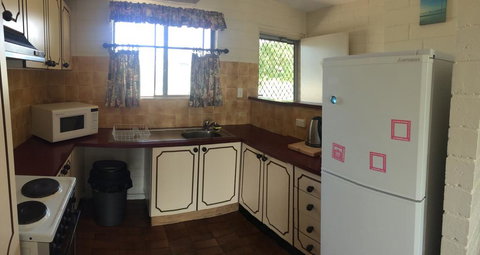 Aquarius Holiday Apartments - Go Out 1