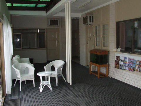 Aquarius Motel - Go Out 3