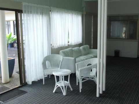 Aquarius Motel - Go Out 1