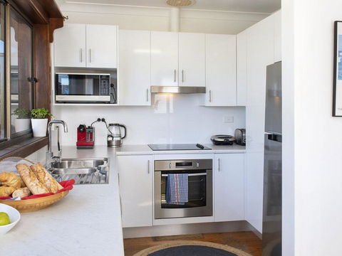 Araluen On Holden - Great Deck With Ocean Views - Pubs and Clubs 3