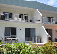 Arcadia Beach Unit 4 - Pubs and Clubs