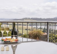 Armalong Winery Chalets - Pubs and Clubs