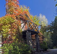 Arnica Views Summit Retreat - Pubs and Clubs