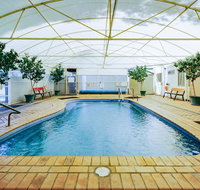 Artesian Spa Motel - Pubs and Clubs