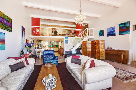 Arty Warehouse Apartment - Stroll To South Beach - Pubs and Clubs 3
