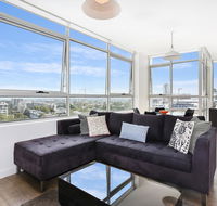 As the Sun Sets - Modern and Spacious 2BR Zetland Apartment Facing the Setting Sun - Pubs and Clubs
