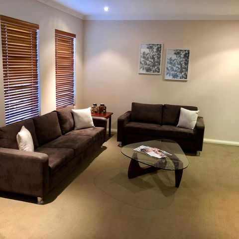 Ashington Gardens - Pubs and Clubs 3