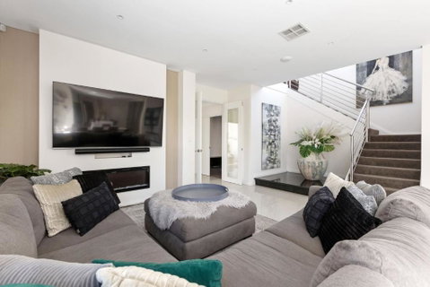 Luxury Beachside Residence - Go Out 3