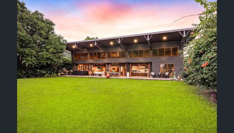 Luxury On Lake Tinaroo Lakefront Living - Go Out 0