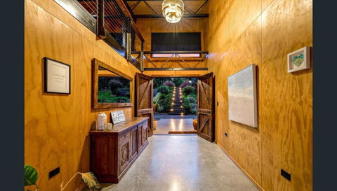 Luxury On Lake Tinaroo Lakefront Living - Go Out 3